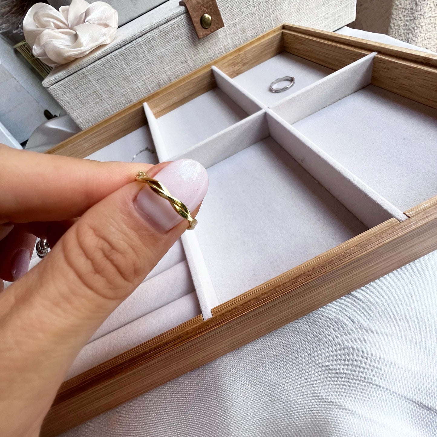 Wavy Golden Ring Size 7