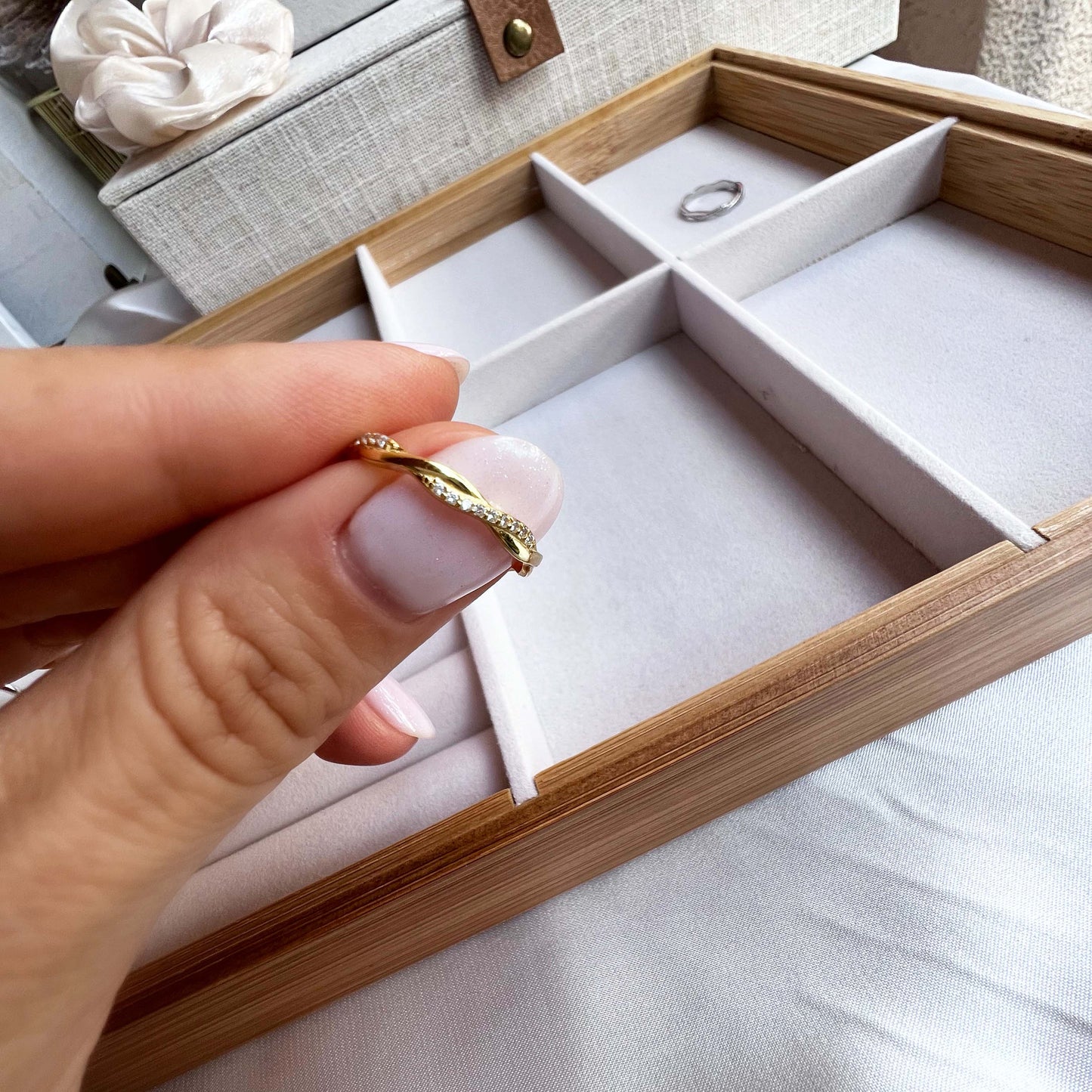 Wavy Golden Ring Size 7