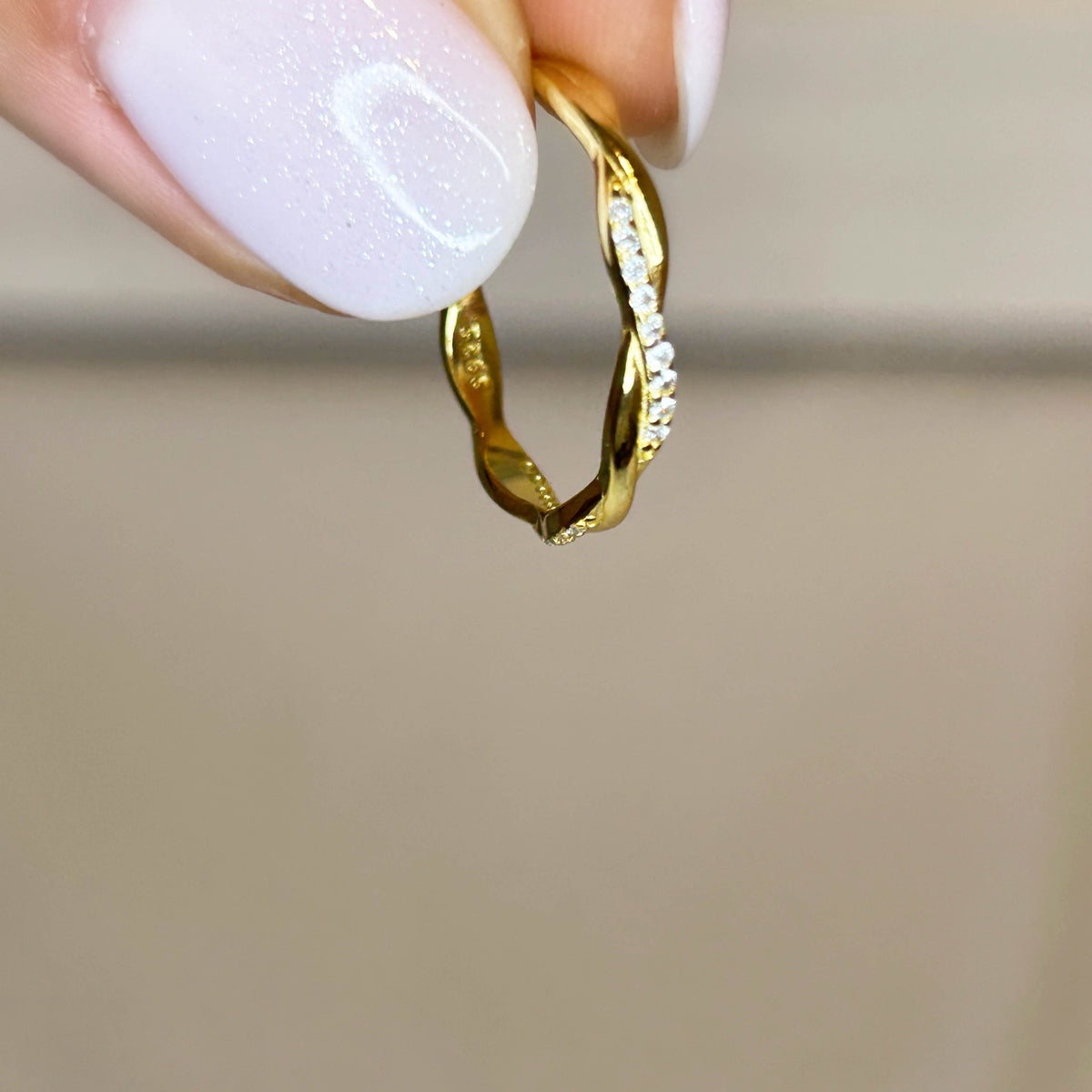 Wavy Golden Ring Size 8